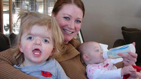 How This Mom Is Teaching Kids to Find Beauty in Her Daughter's Differences - EazyHold