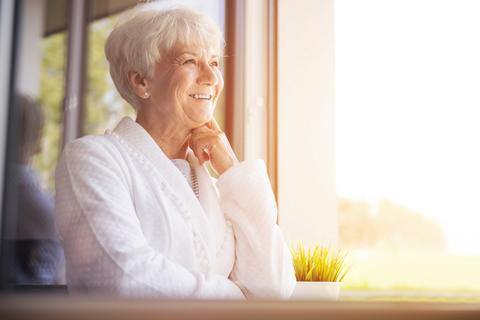 Daily Living Aids to Help Senior Citizens Live Independently - EazyHold