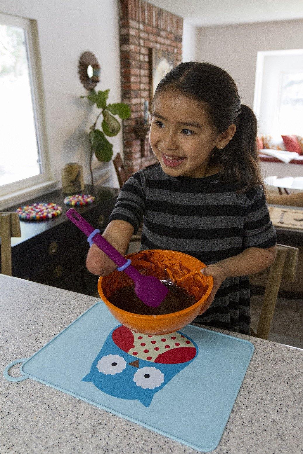 baking with EazyHold!